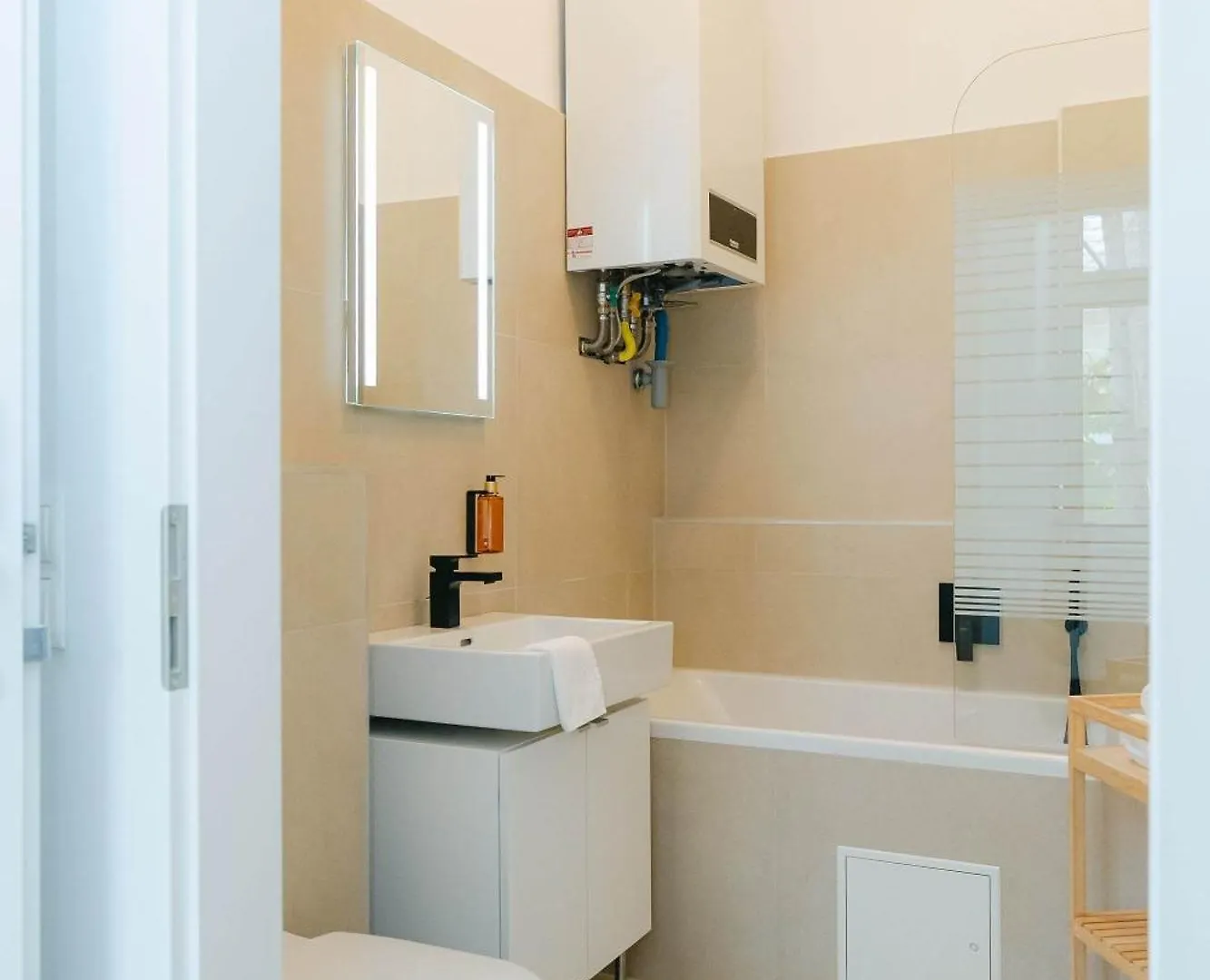 Homey 2Br Perfect For 4-6 Metro Close To Naschmarkt Viena 0*,
